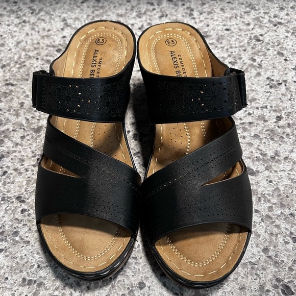 Comfort by Alexis Bendel Black Women's Wedge Sandals Sz 6.5 - Picture 1 of 9